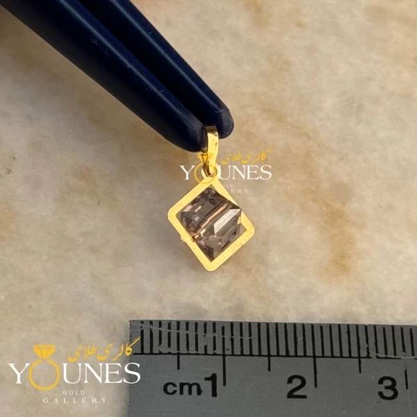 آویز طلا سواروسکی مربعی سالمونی